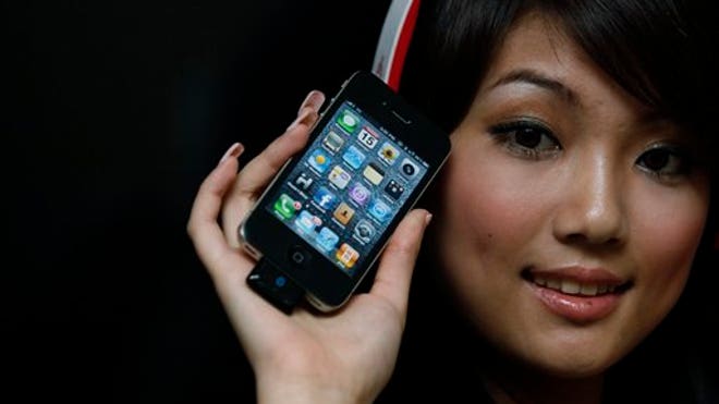 iPhone 4 in Hand